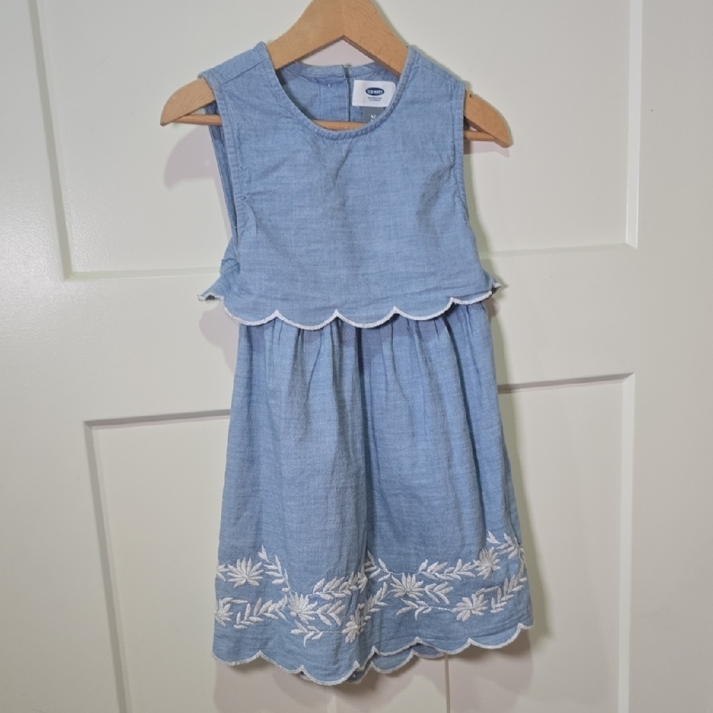 OLD NAVY Sleeveless Kids Dress with Floral Embroidery Scallop Peekaboo